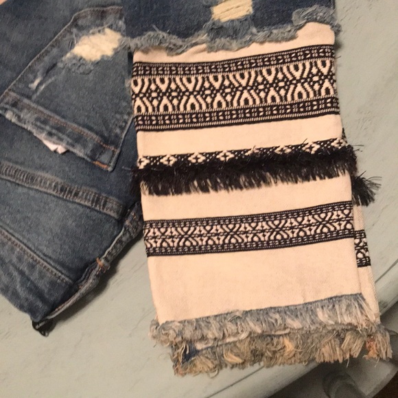 Blanknyc Distressed Miss Molly Straight Leg - Picture 4 of 4